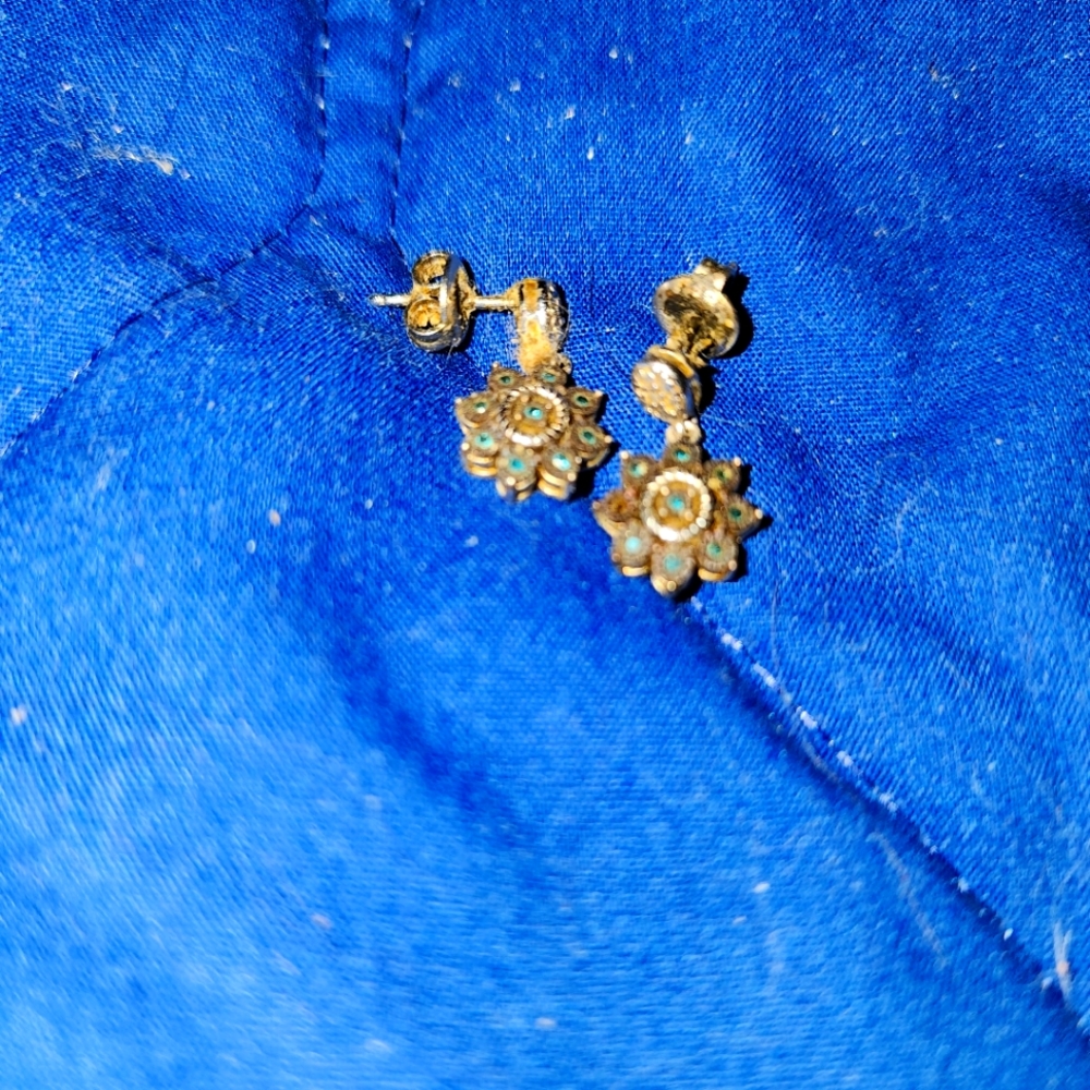 Blue flower Earrings with zirconia